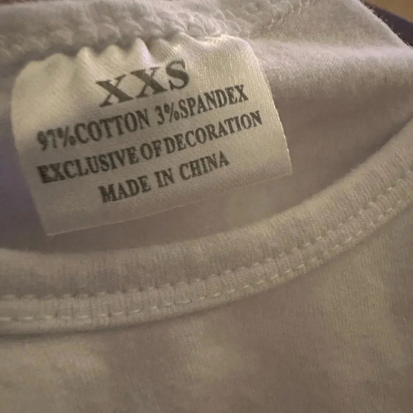 Embroidered Princess Carriage shirt with polka dot shorts. XXS (12m) - Picture 2 of 5